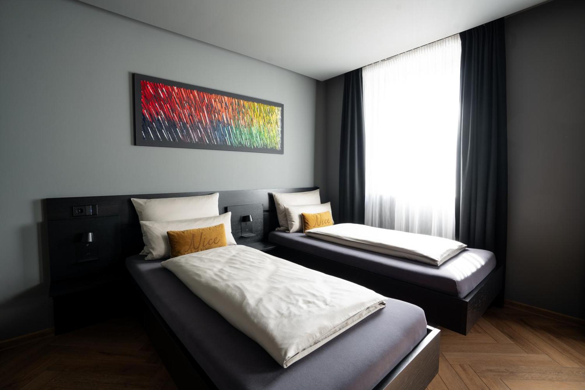 Hotel Nice Лаупхайм Екстериор снимка